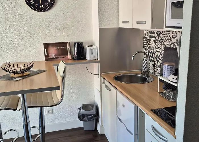 Le Pharo, Centre Port, 800m De La Plage, Clim Mobile * Agde