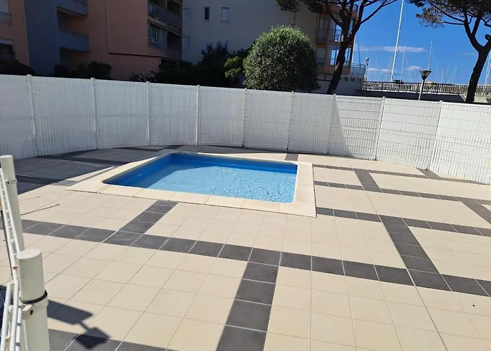 Lägenhet Le Pharo, Centre Port, 800m De La Plage, Clim Mobile